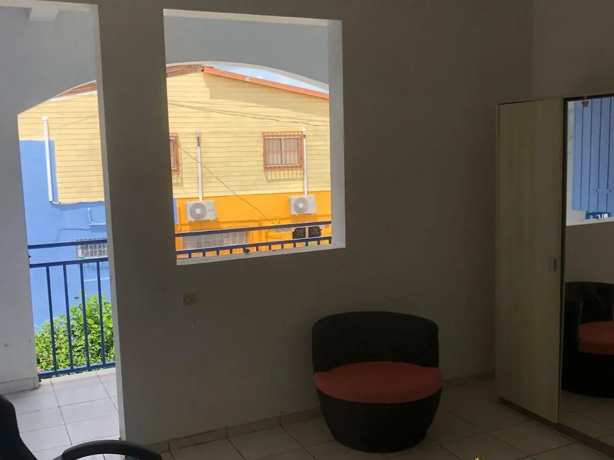 Chambres Les Pieds Dans L'Eau Residence Cypria Les Trois-Ilets Homestay